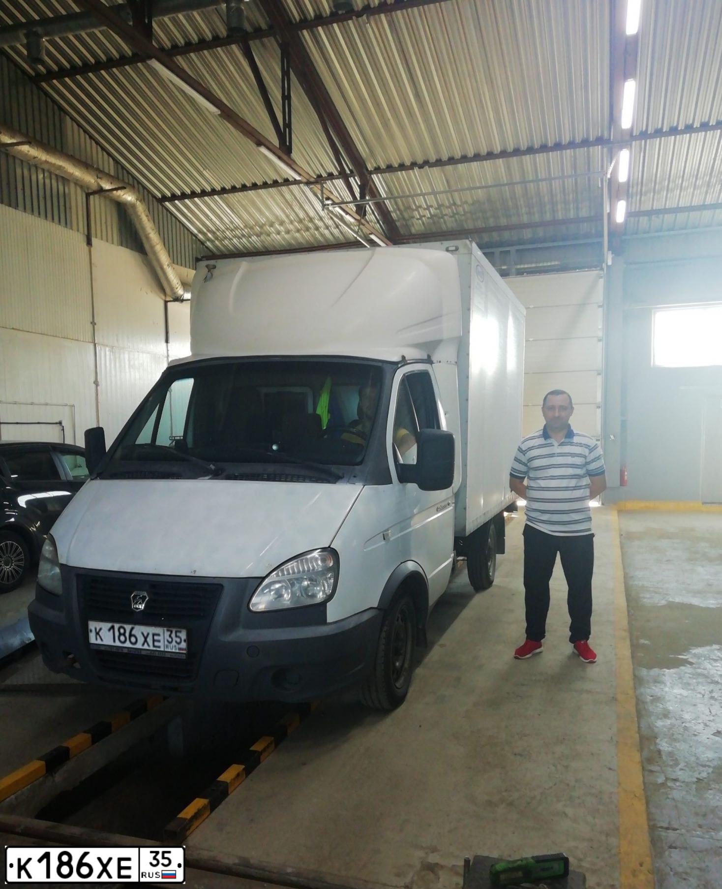 Фото автомобиля GAZ 3302 GAZEL, 2010 — госномер К186ХЕ35. Цвет: Белый