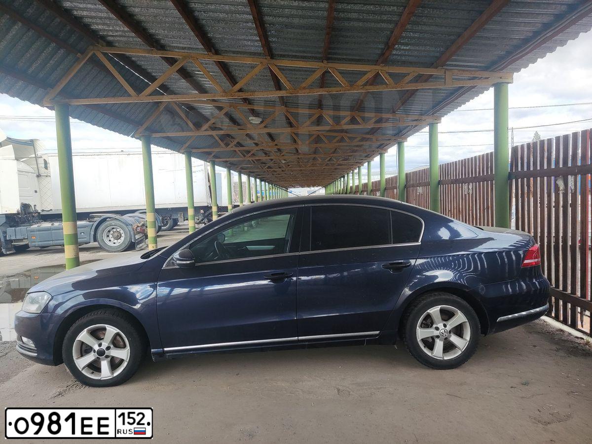 Фото автомобиля VOLKSWAGEN PASSAT, 2012 — госномер О981ЕЕ152. Цвет: Темно-синий
