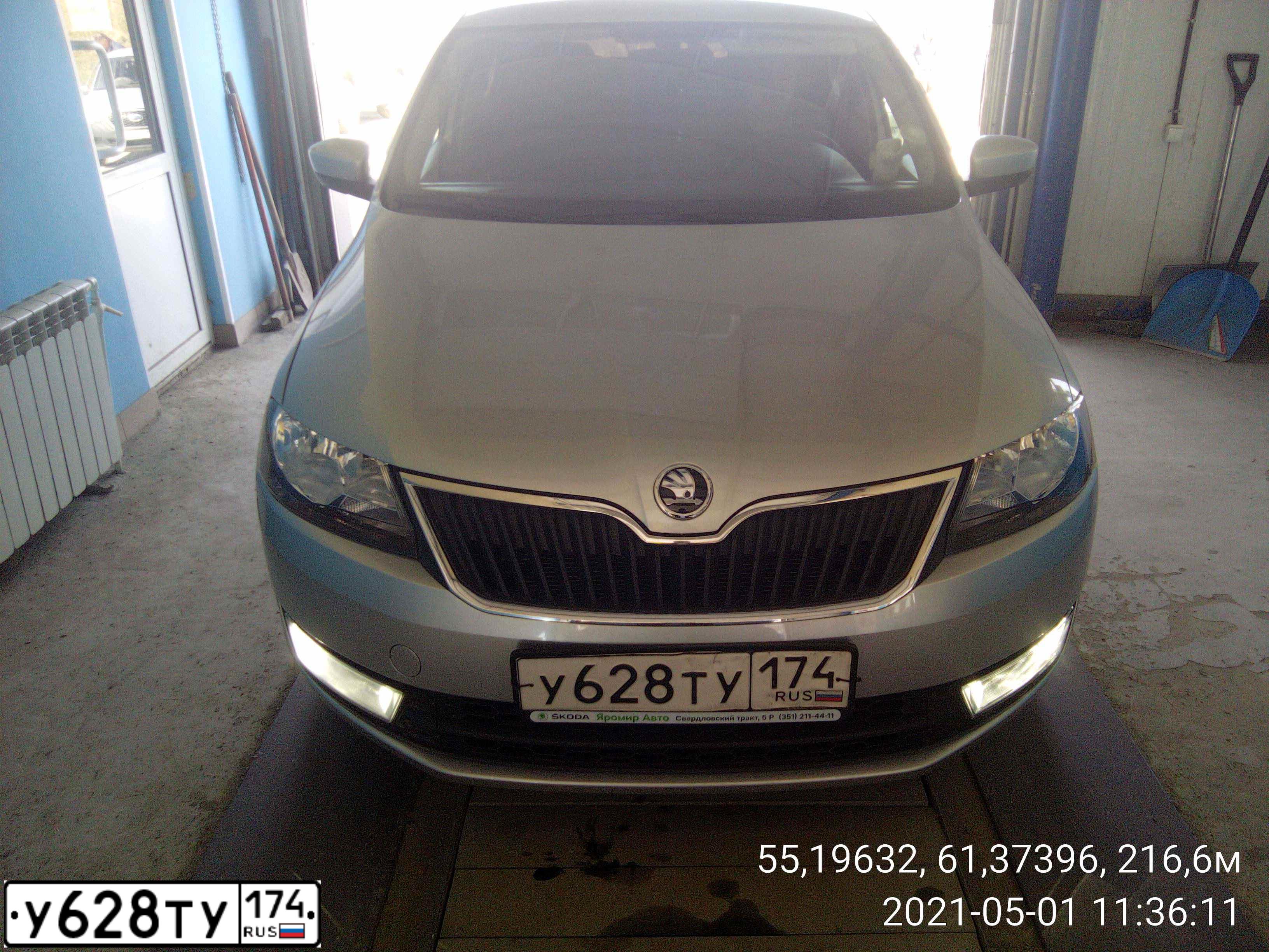 Фото автомобиля SKODA RAPID, 2016 — госномер У628ТУ174. Цвет: СЕРЕБРИСТЫЙ