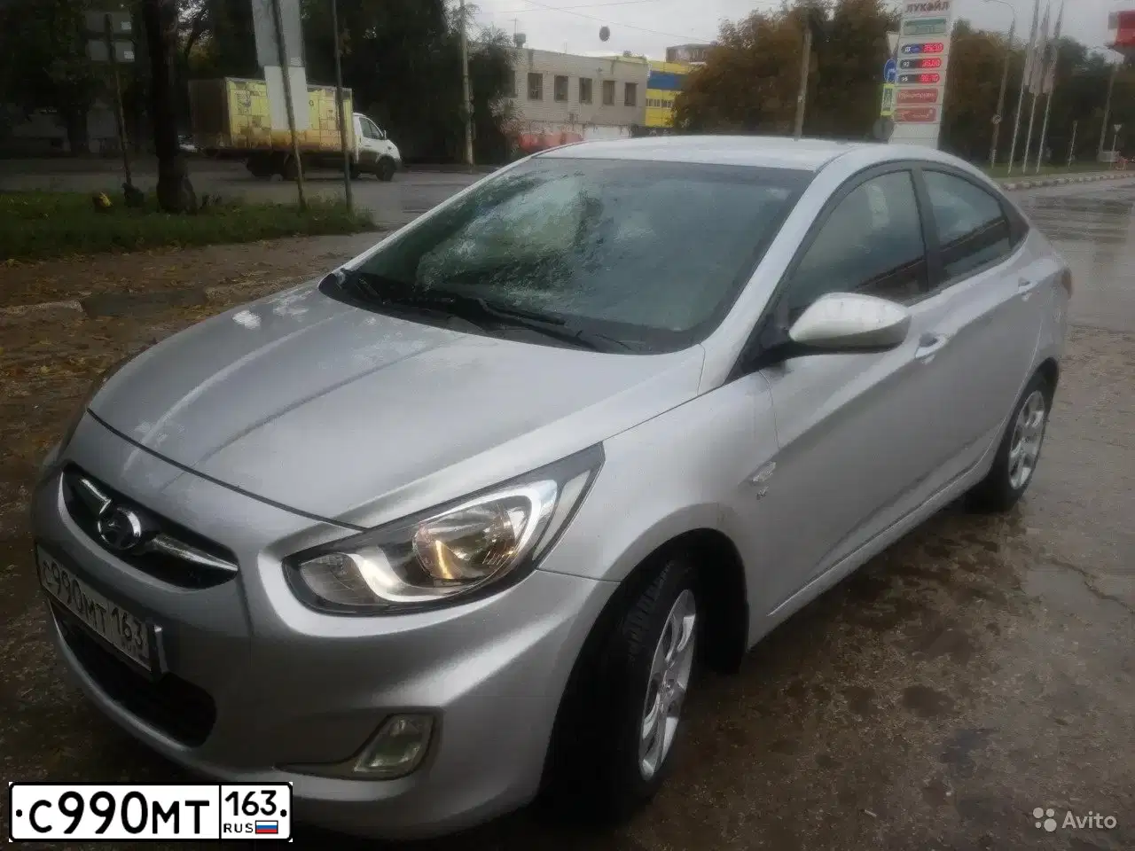 Фото автомобиля HYUNDAI SOLARIS, 2012 — госномер К084КЕ164. Цвет: СЕРЕБРИСТЫЙ