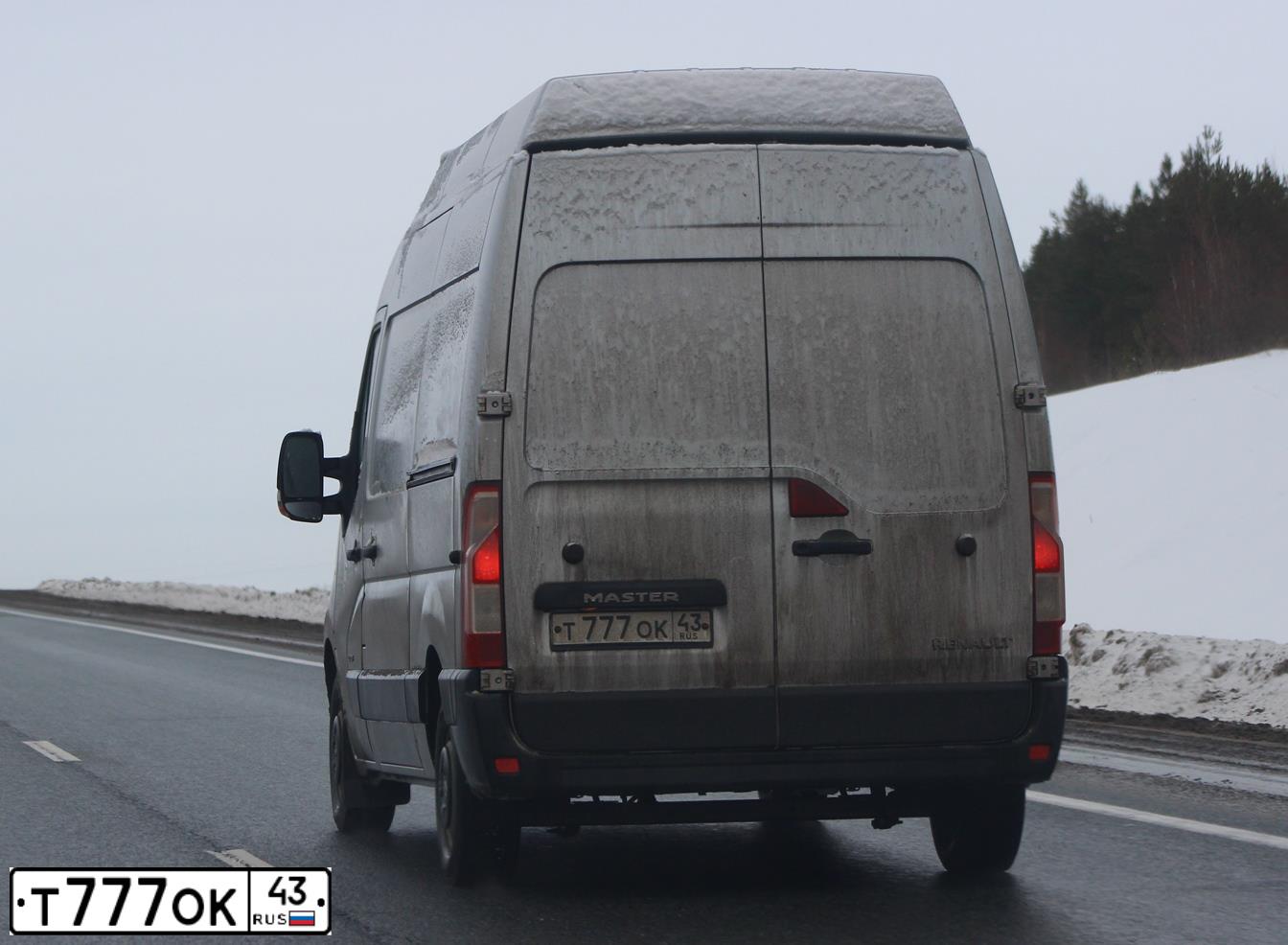 Фото автомобиля RENAULT MASTER, 2013 — госномер С247УУ43. Цвет: Серый