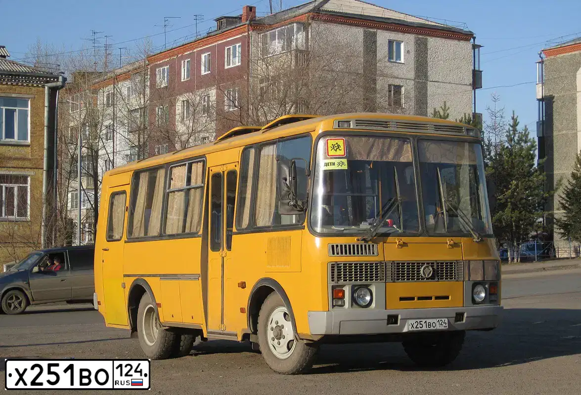 Фото автомобиля PAZ 3205, 2010 — госномер Х251ВО124. Цвет: ЖЁЛТЫЙ
