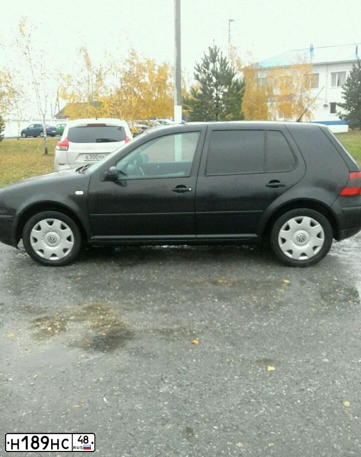 Фото автомобиля VOLKSWAGEN GOLF, 2000 — госномер Р149МХ136