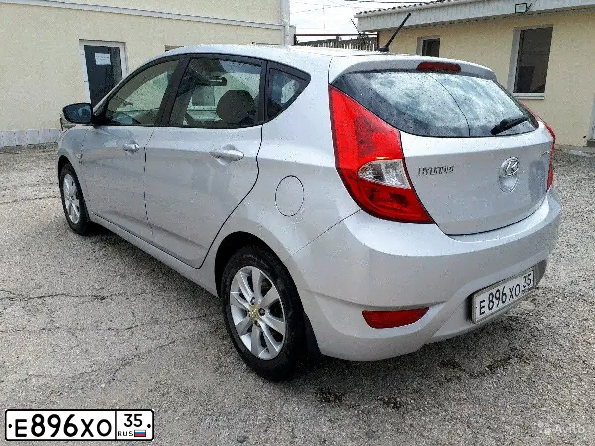 Фото автомобиля HYUNDAI SOLARIS, 2012 — госномер Е888НУ43. Цвет: СЕРЕБРИСТЫЙ