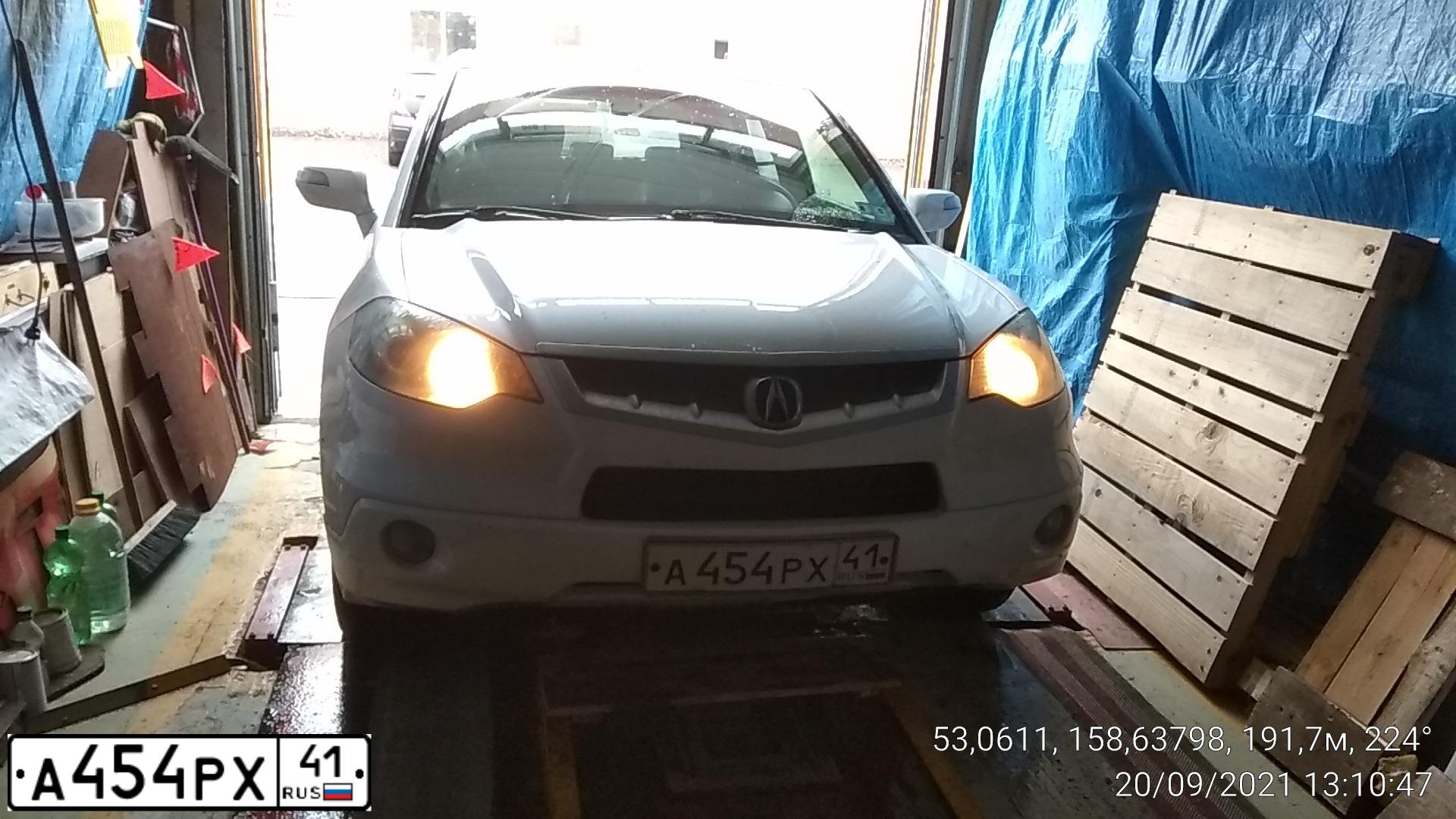 Фото автомобиля ACURA RDX, 2008 — госномер А454РХ41. Цвет: БЕЛЫЙ