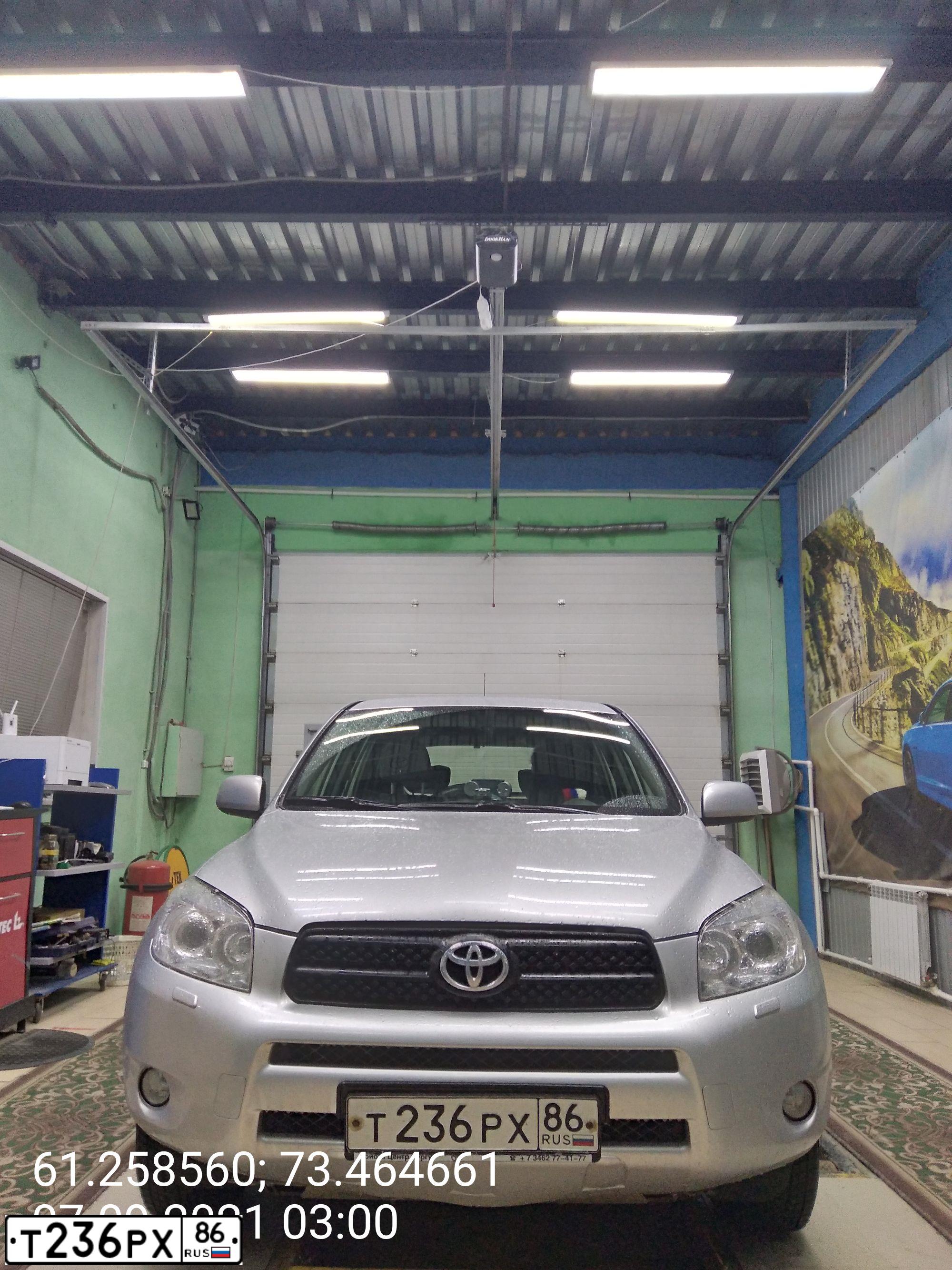 Фото автомобиля TOYOTA RAV4, 2007 — госномер Т236РХ86. Цвет: СЕРЕБРИСТЫЙ
