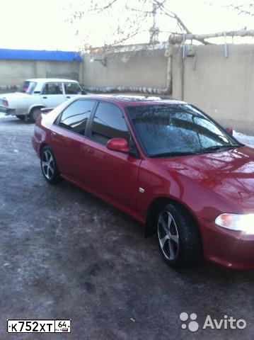Фото автомобиля HONDA CIVIC, 1992 — госномер К752ХТ64. Цвет: ТЕМНО КРАСНЫЙ