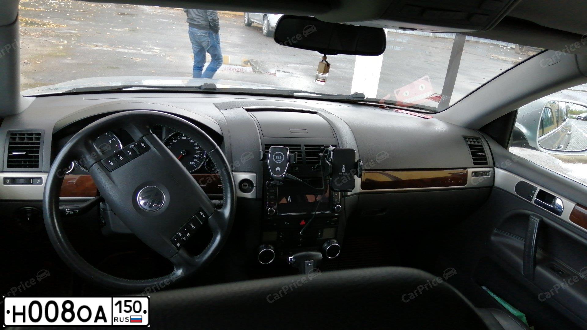 Фото автомобиля VOLKSWAGEN TOUAREG, 2010 — госномер У295ВА797. Цвет: СЕРЕБРИСТЫЙ