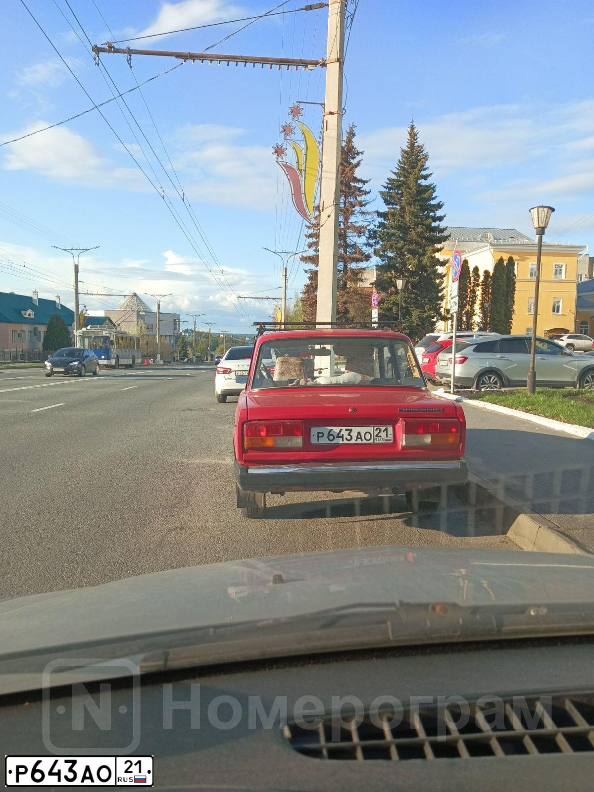 Фото автомобиля LADA 2107, 1998 — госномер Р643АО21. Цвет: КРАСНЫЙ