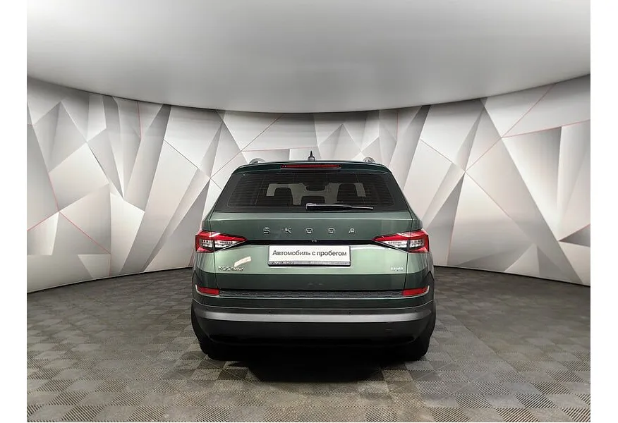 Фото автомобиля SKODA KODIAQ, 2019 — госномер Р105СА799. Цвет: ЗЕЛЕНЫЙ