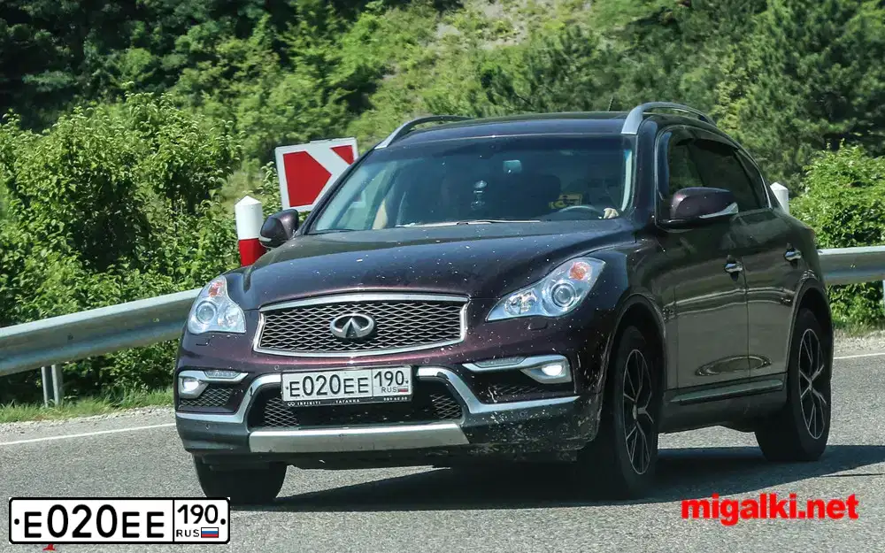 Фото автомобиля TOYOTA LANDCRUISER, 2010 — госномер К271ЕМ750. Цвет: БЕЛЫЙ