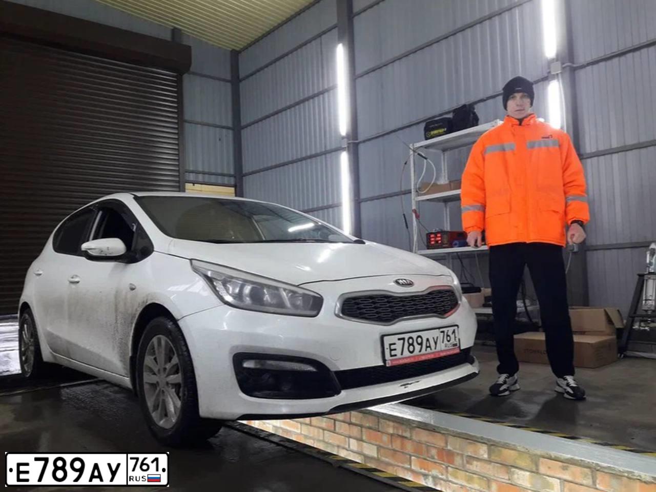Фото автомобиля KIA CEE'D, 2017 — госномер У914ВЕ180. Цвет: Белый
