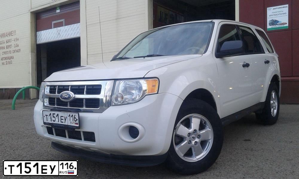 Фото автомобиля FORD ESCAPE, 2011 — госномер Т151ЕУ116. Цвет: БЕЛЫЙ