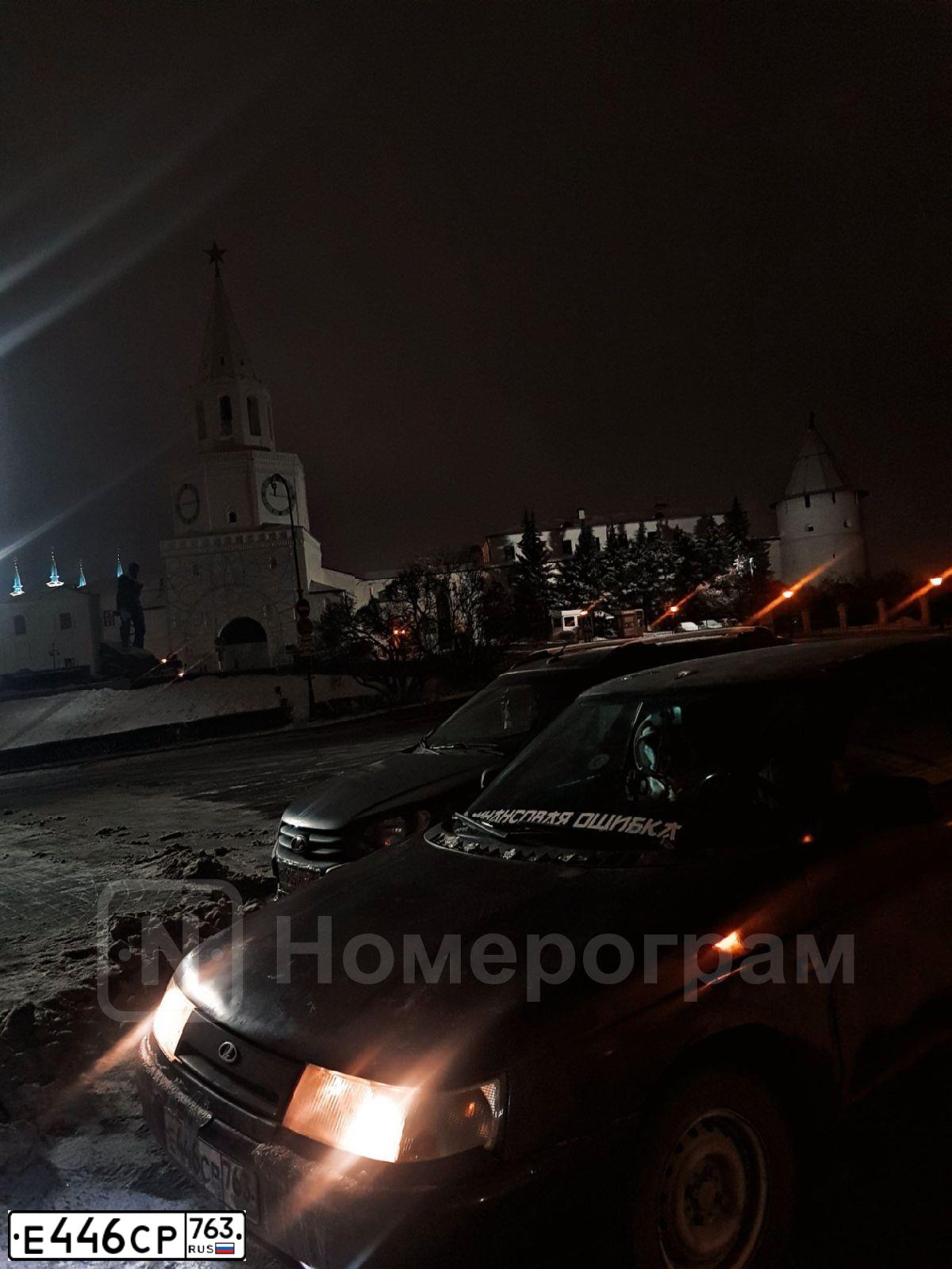 Фото автомобиля LADA 2110, 2000 — госномер Е446СР763. Цвет: СЕРЕБРИСТО-ТЕМНО-КРАСНЫЙ