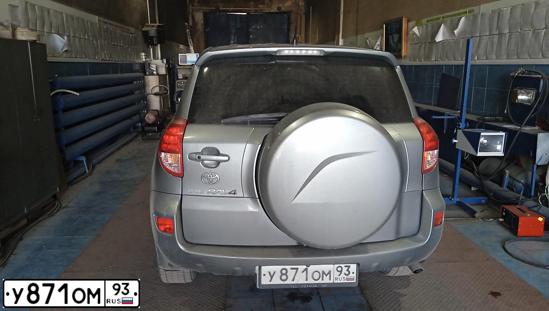 Фото автомобиля TOYOTA RAV4, 2006 — госномер Р456РТ11. Цвет: СВЕТЛО-ЗЕЛЕНЫЙ