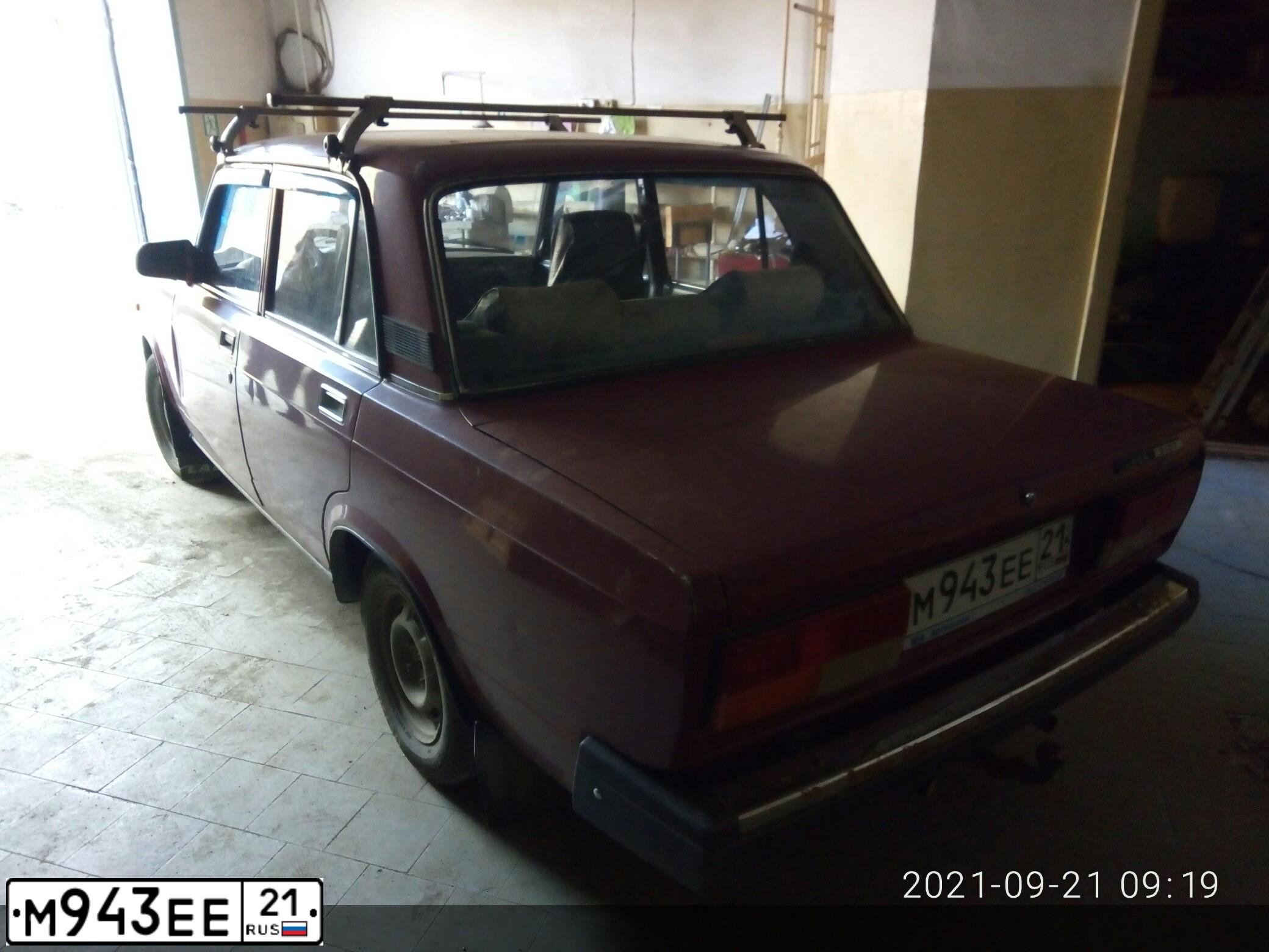 Фото автомобиля LADA 2107, 2006 — госномер М943ЕЕ21. Цвет: ВИШНЕВЫЙ