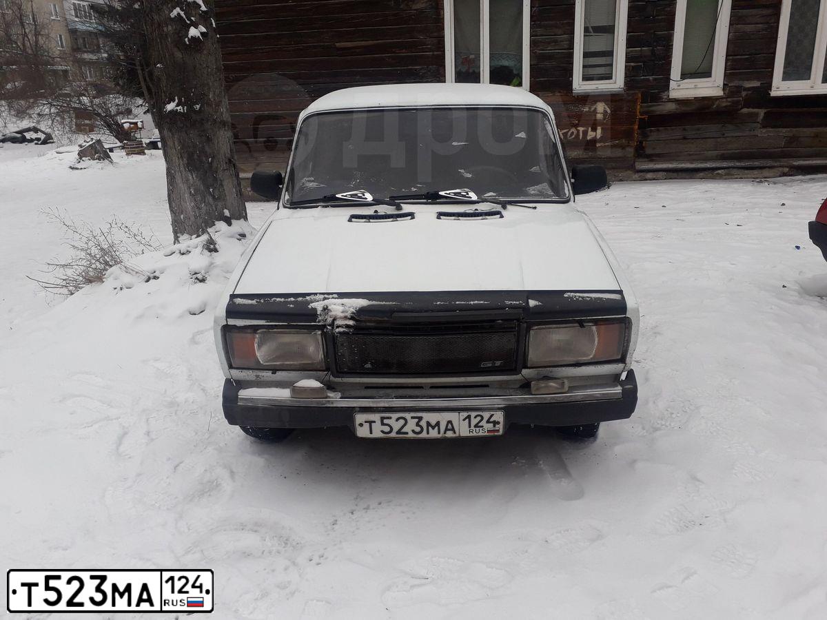 Фото автомобиля LADA 2107 LADA, 1997 — госномер Т523МА124. Цвет: Белый
