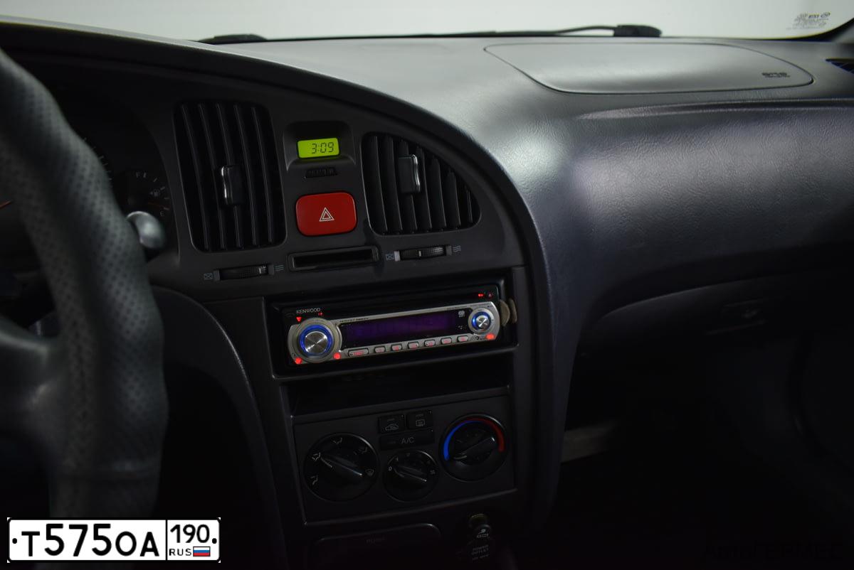 Фото автомобиля HYUNDAI ELANTRA, 2005 — госномер Е935ОА790. Цвет: КРАСНЫЙ