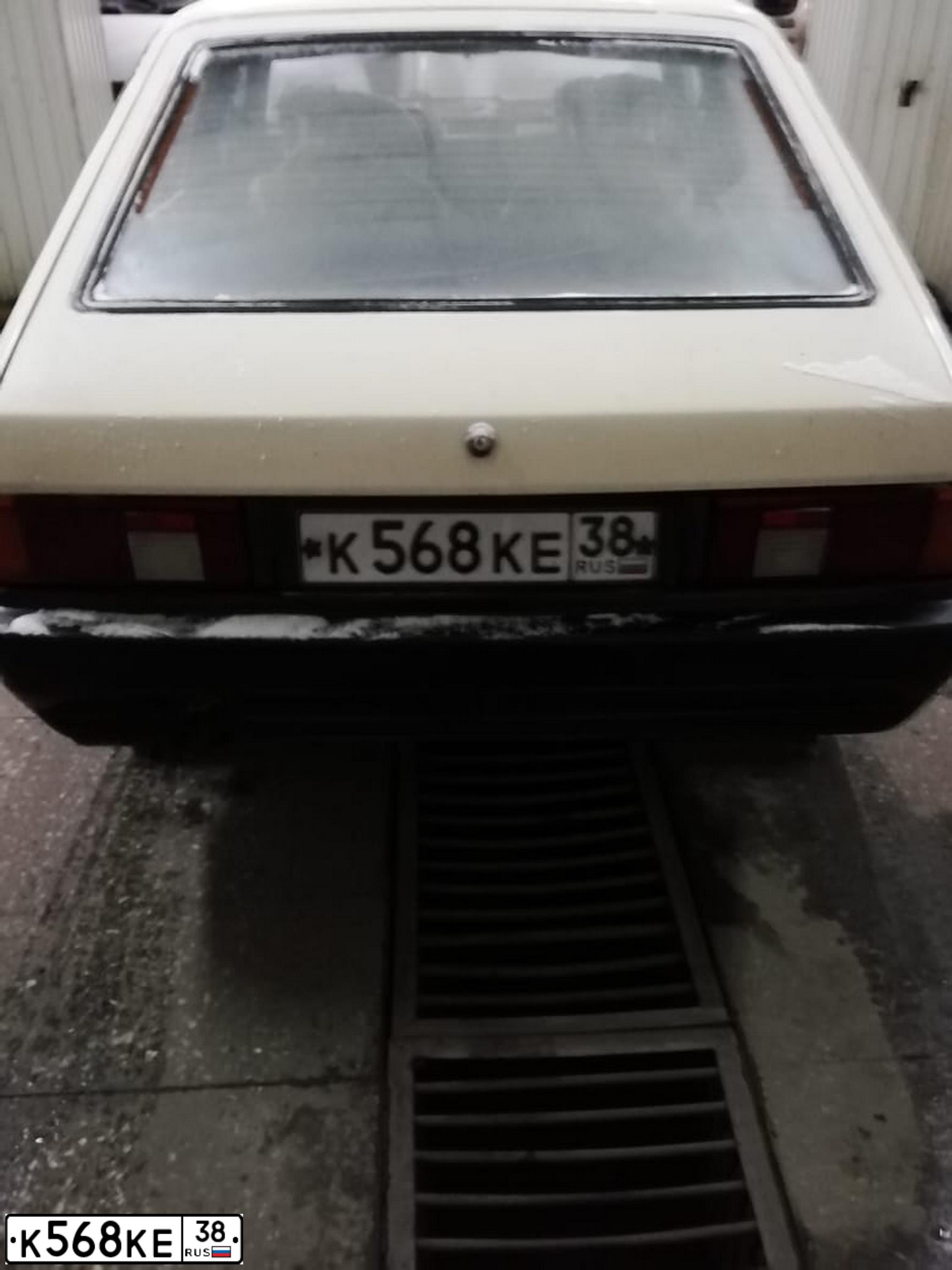 Фото автомобиля AZLK MOSKWITSCH 2141, 1999 — госномер К568КЕ38. Цвет: Белый