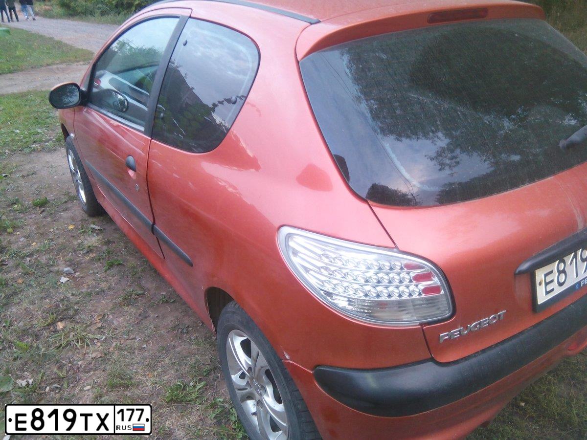 Фото автомобиля PEUGEOT 206, 2001 — госномер М988МХ716