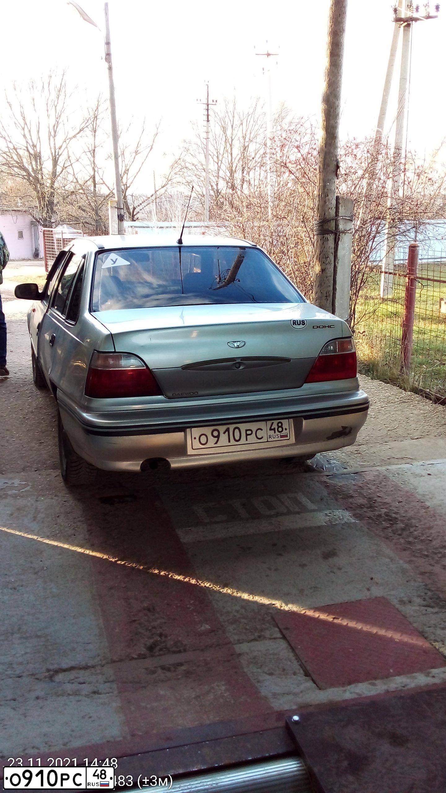 Фото автомобиля LADA 2112 LADA, 2005 — госномер Р421ТК61. Цвет: Светло-серебристый металик