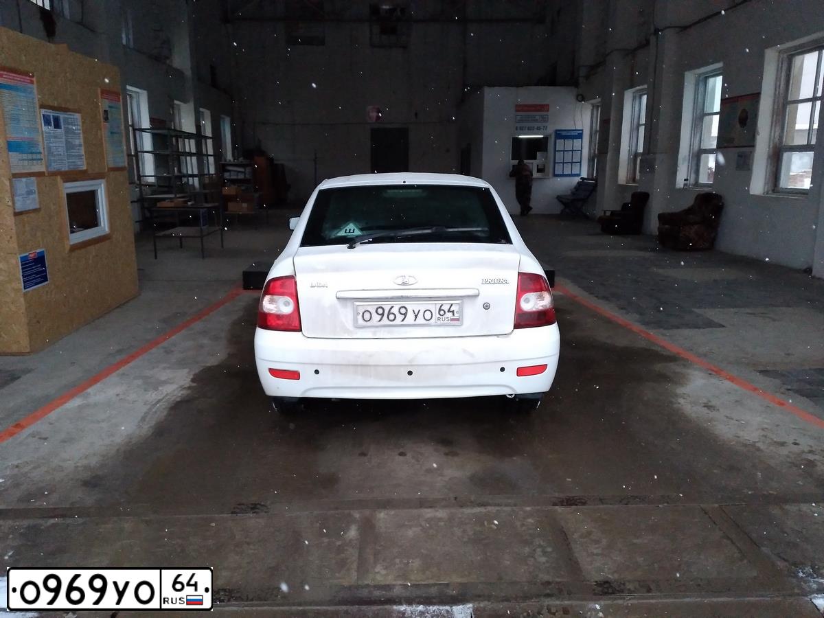 Фото автомобиля LADA 2172 PRIORA, 2011 — госномер О969УО64. Цвет: Белый