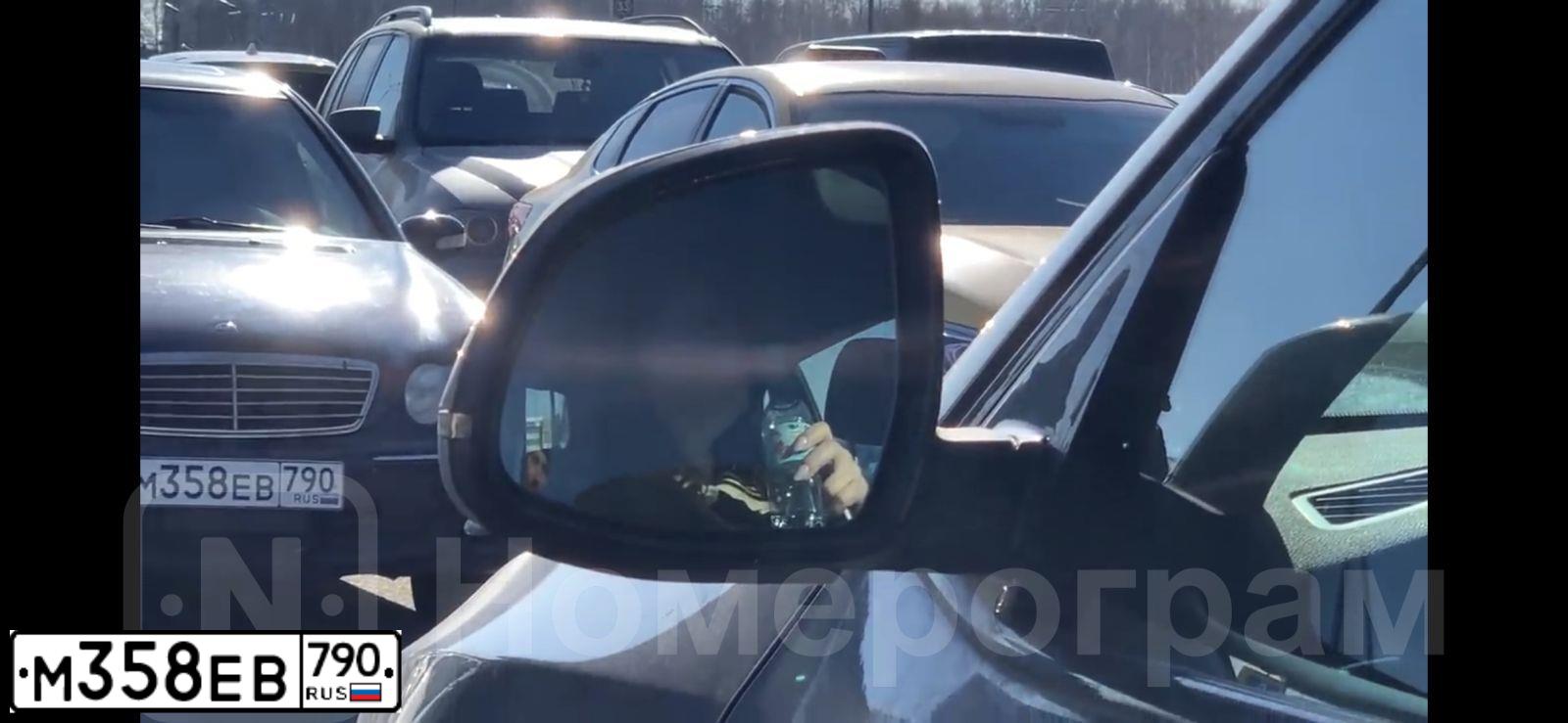 Фото автомобиля MERCEDES-BENZ C240, 2000 — госномер В765ОА797. Цвет: СИНИЙ ТЕМНЫЙ