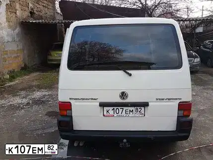 Фото автомобиля ФОЛЬКСВАГЕН ТРАНСПОРТЕР, 2003 — госномер К107ЕМ82. Цвет: Белый