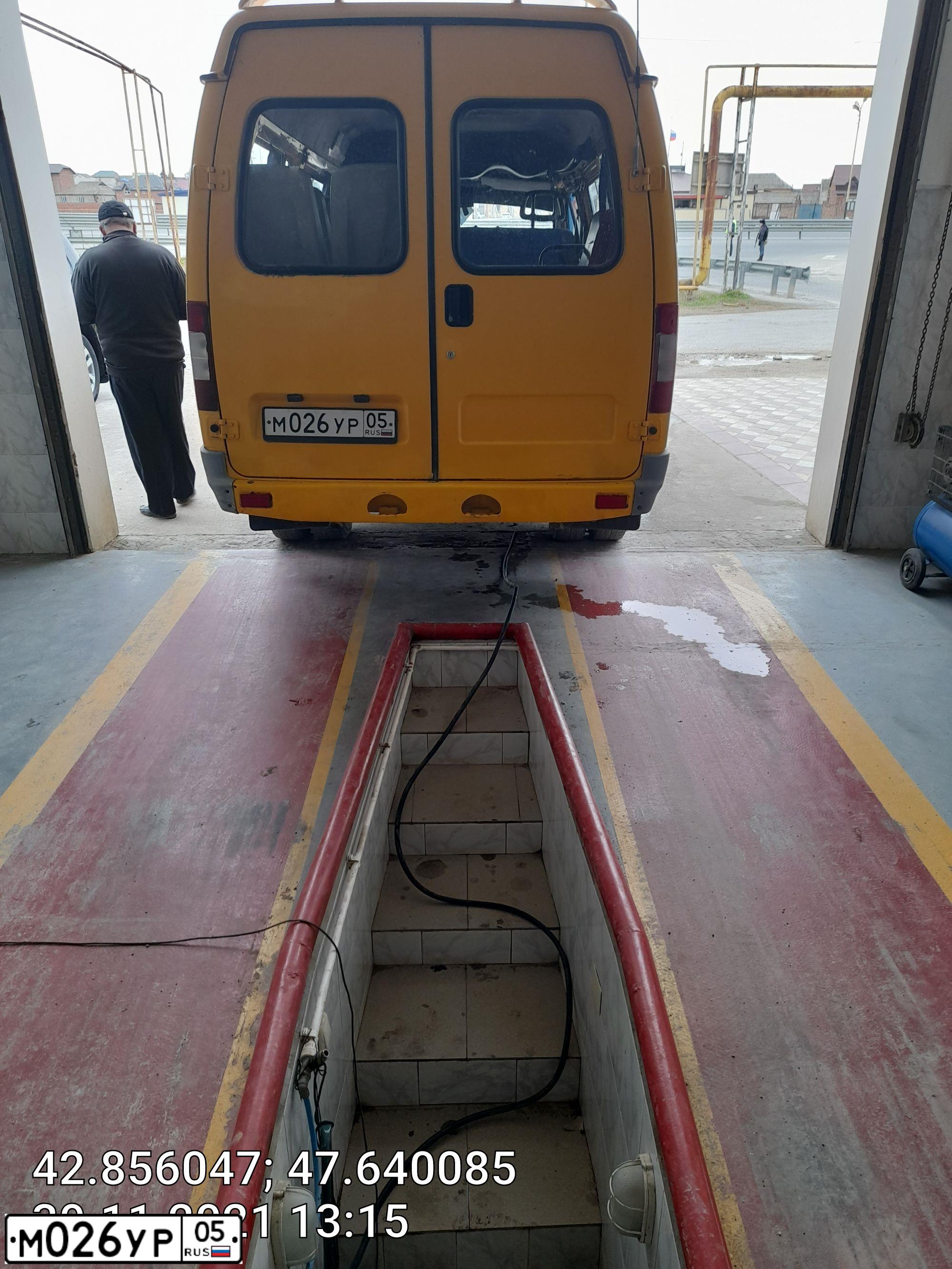 Фото автомобиля GAZ 3221 EL, 2007 — госномер М026УР05. Цвет: ЖЁЛТЫЙ