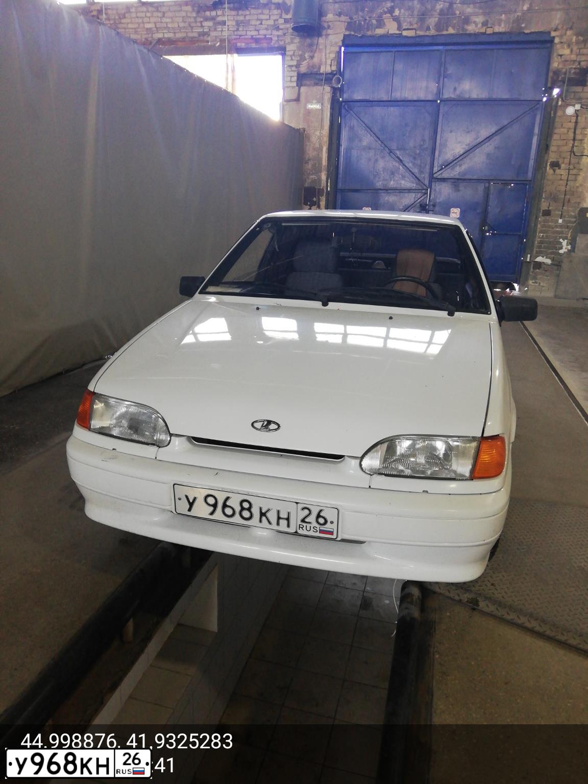 Фото автомобиля LADA 2115 SAMARA, 2010 — госномер У968КН26. Цвет: БЕЛЫЙ