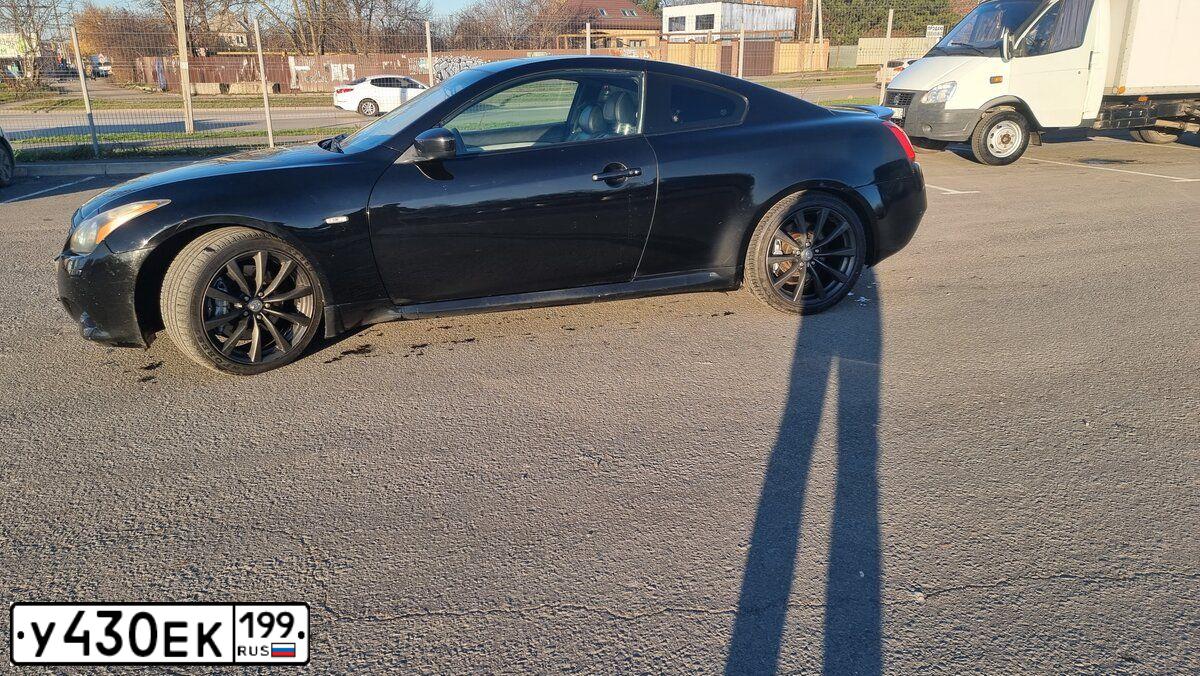 Фото автомобиля INFINITI G37, 2008 — госномер У430ЕК199. Цвет: ЧЕРНЫЙ