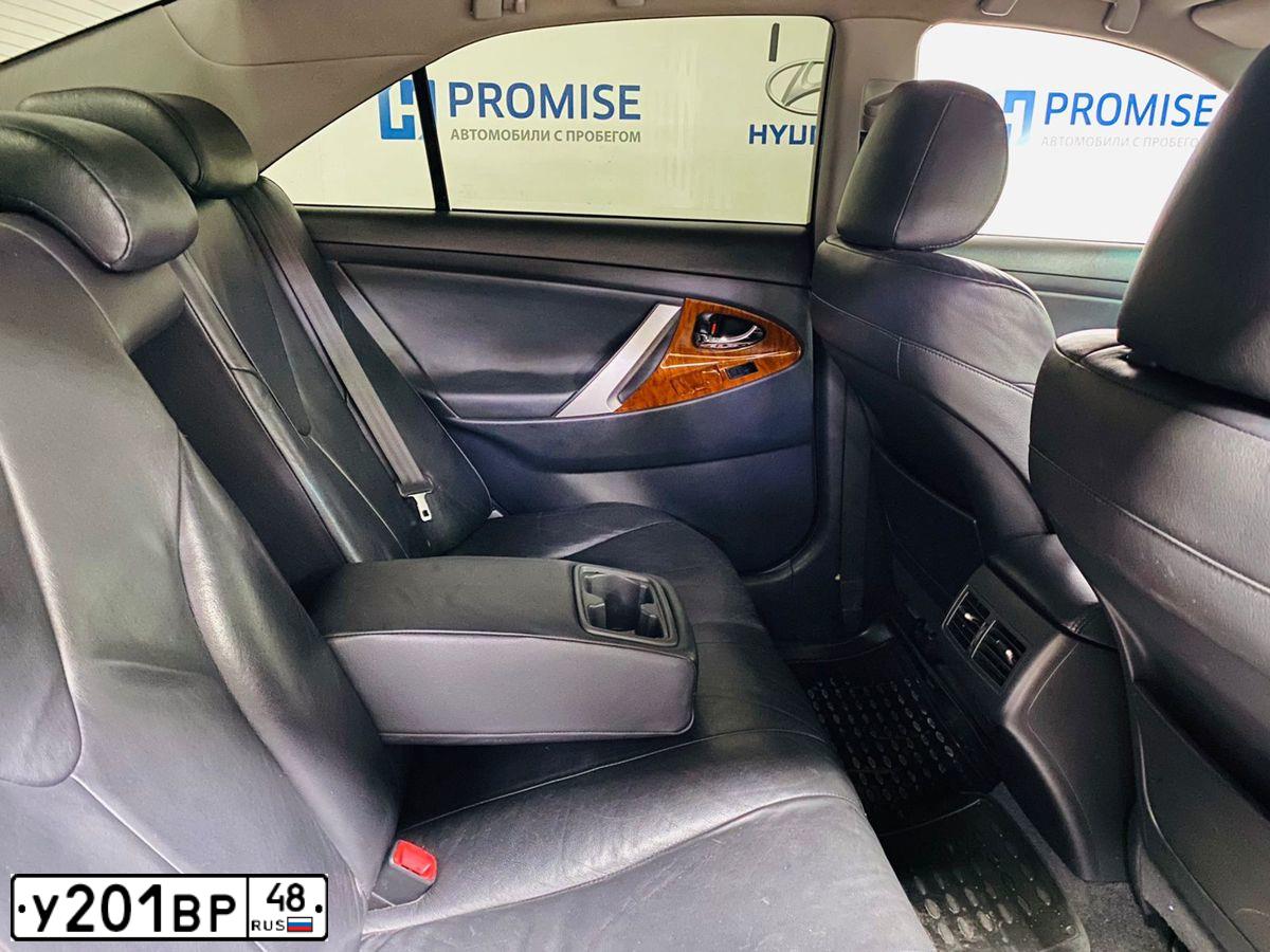 Фото автомобиля TOYOTA CAMRY, 2007 — госномер Н659НС36. Цвет: Серебристый