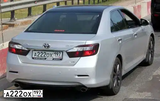 Фото автомобиля TOYOTA CAMRY, 2012 — госномер А222ОХ197. Цвет: СЕРЕБРИСТЫЙ МЕТАЛЛИК