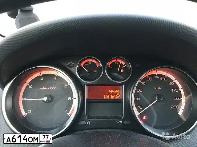 Фото автомобиля PEUGEOT 408, 2014 — госномер К234СР790. Цвет: БЕЛЫЙ