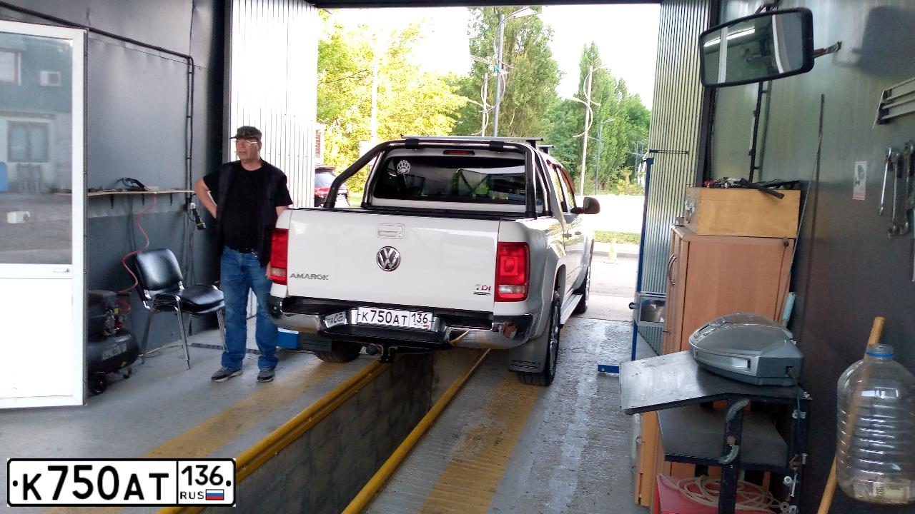 Фото автомобиля VOLKSWAGEN AMAROK, 2013 — госномер Н216РК82