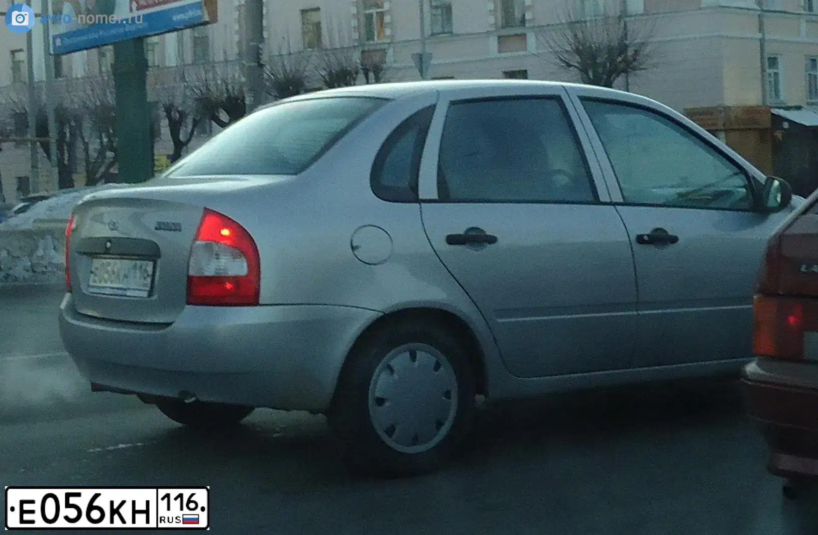 Фото автомобиля LADA 1118 KALINA, 2007 — госномер Е056КН116. Цвет: СЕРЕБРИСТЫЙ