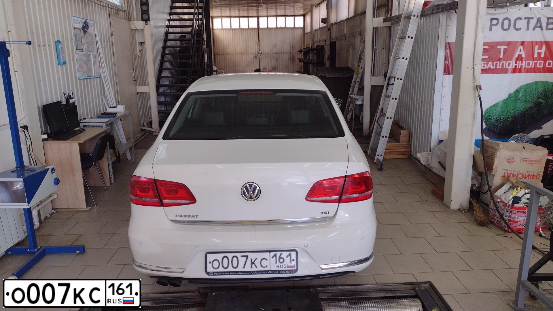 Фото автомобиля VOLKSWAGEN PASSAT, 2012 — госномер О007КС161. Цвет: БЕЛЫЙ