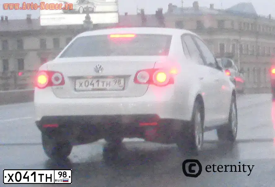 Фото автомобиля VOLKSWAGEN JETTA, 2009 — госномер М054ВТ178. Цвет: Белый