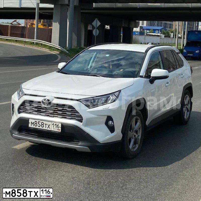 Фото автомобиля HYUNDAI SANTA FE, 2008 — госномер М858ТХ116. Цвет: ЧЕРНЫЙ