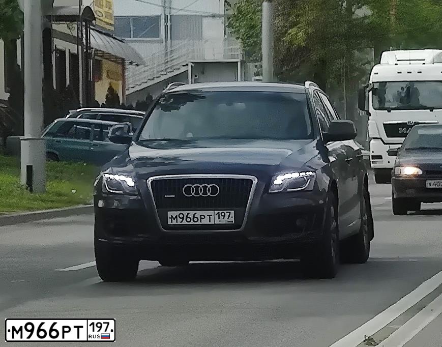 Фото автомобиля AUDI Q5, 2011 — госномер С666ВХ36. Цвет: Серый