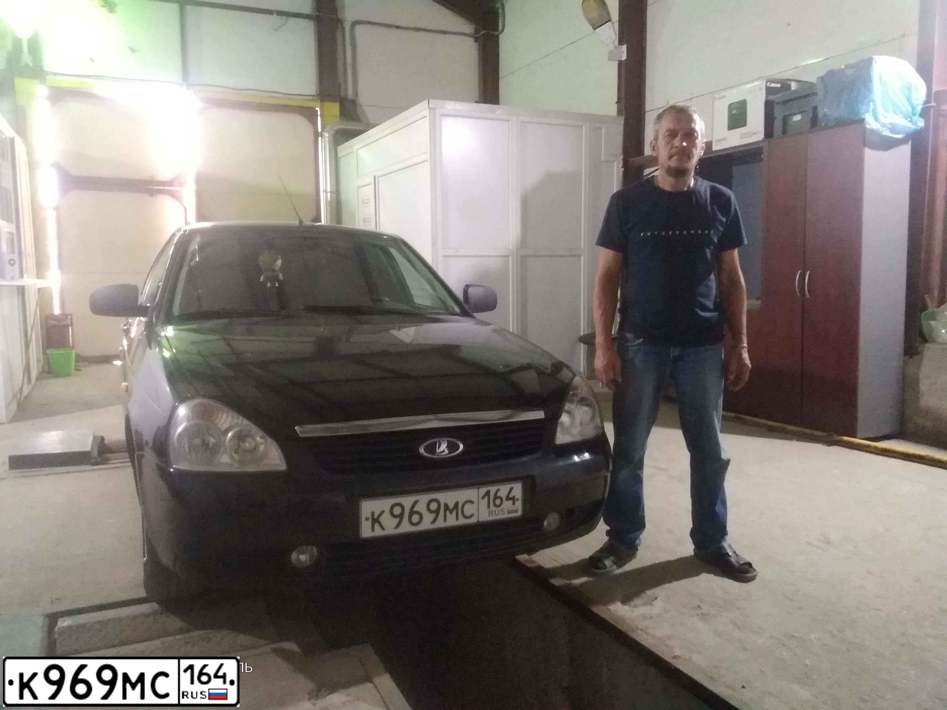 Фото автомобиля LADA 2170 PRIORA, 2011 — госномер Х103ЕР164. Цвет: Сине-Черный