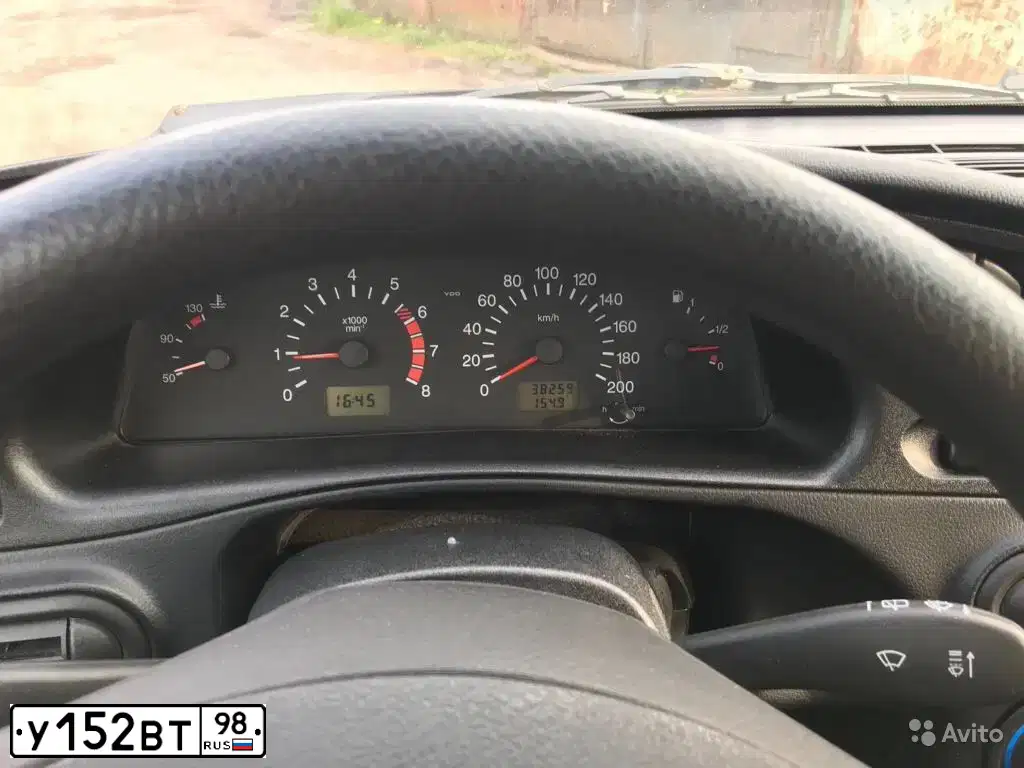 Фото автомобиля CHEVROLET NIVA, 2008 — госномер У152ВТ98. Цвет: ЧЕРНО-СИНИЙ МЕТАЛЛИК