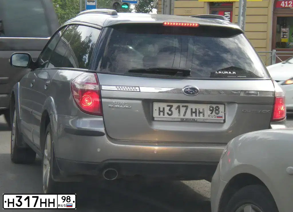 Фото автомобиля SUBARU OUTBACK, 2006 — госномер М994НТ138. Цвет: СЕРЫЙ