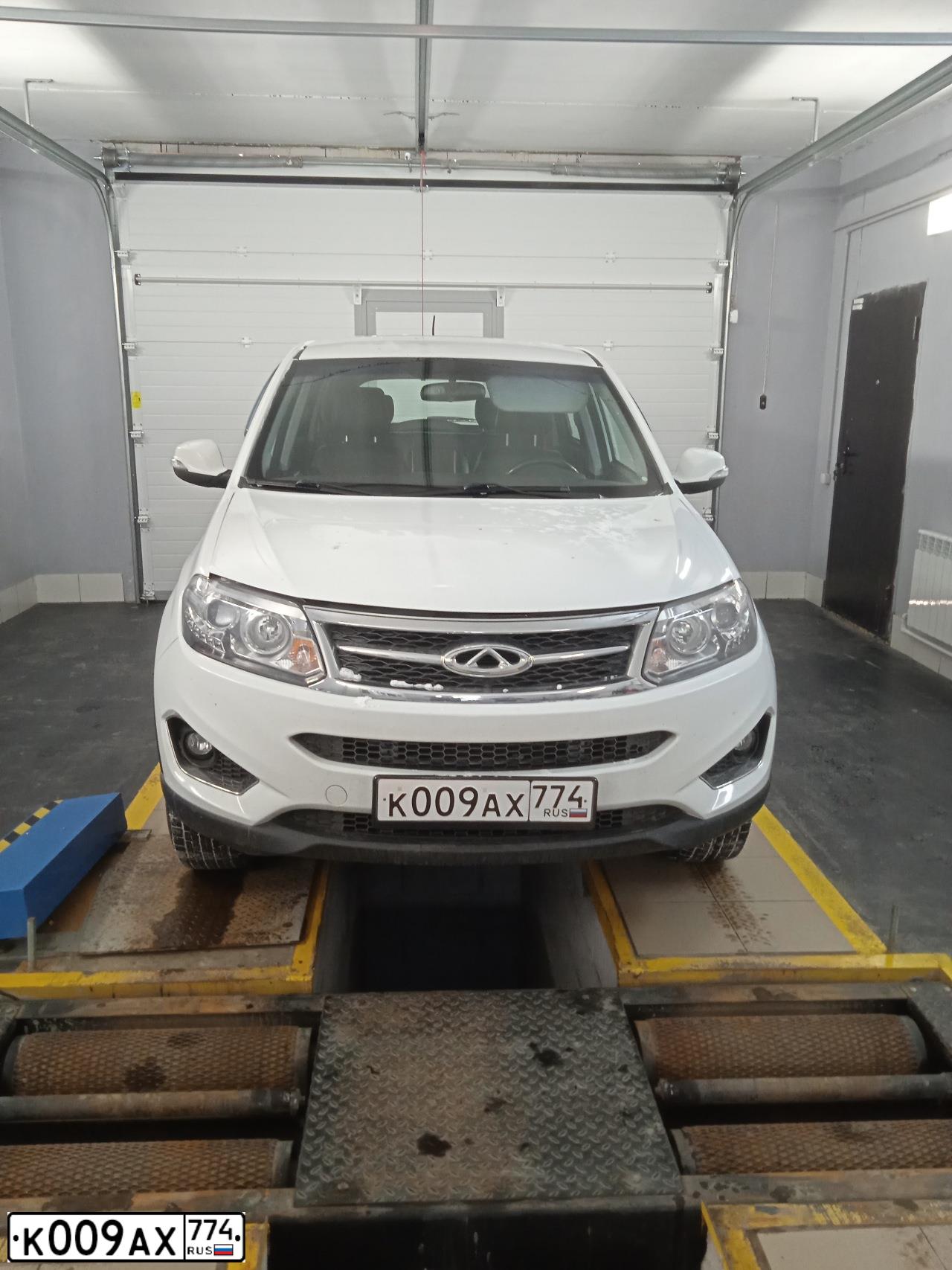 Фото автомобиля CHERY T21, 2015 — госномер К009АХ774. Цвет: Белый