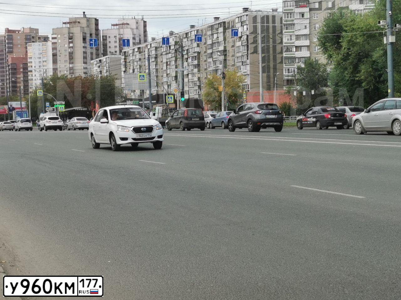 Фото автомобиля NISSAN PATHFINDER, 2005 — госномер Е775МУ790. Цвет: ЧЕРНЫЙ