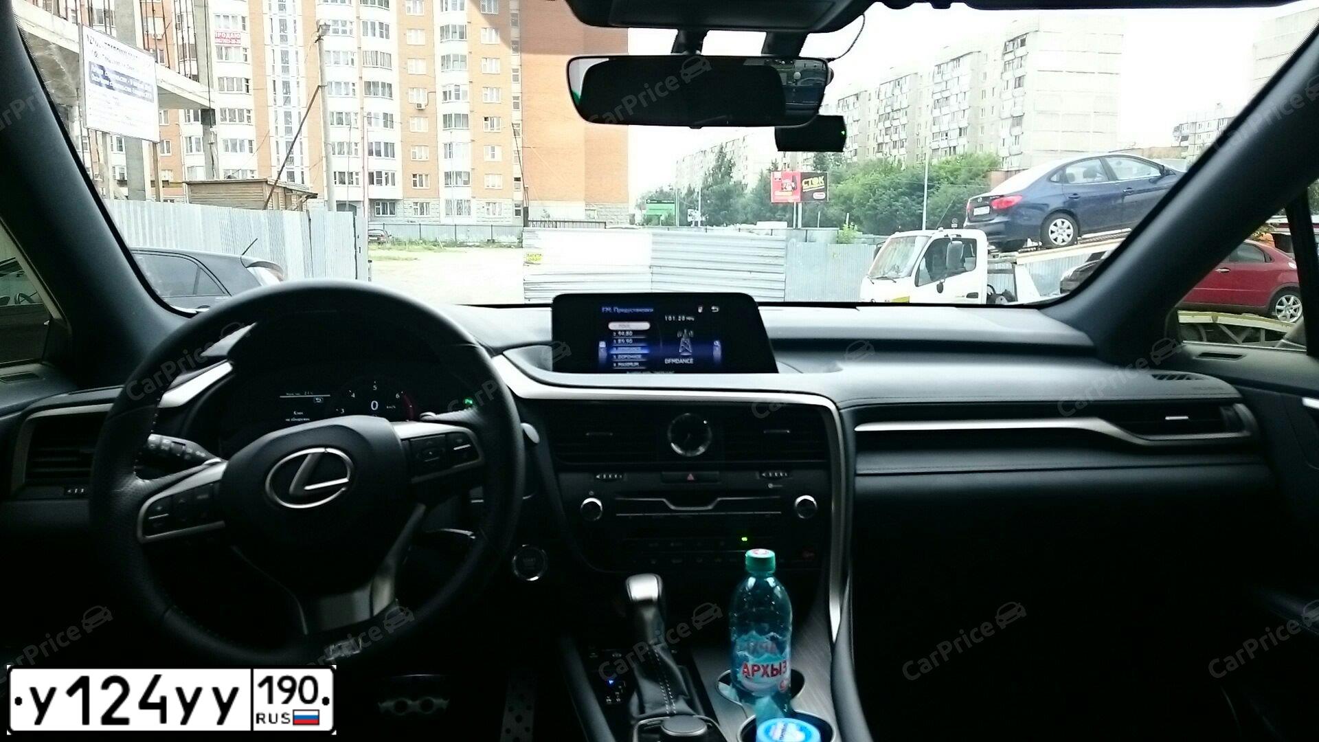 Фото автомобиля VOLVO XC60, 2013 — госномер У124УУ190. Цвет: БЕЛЫЙ