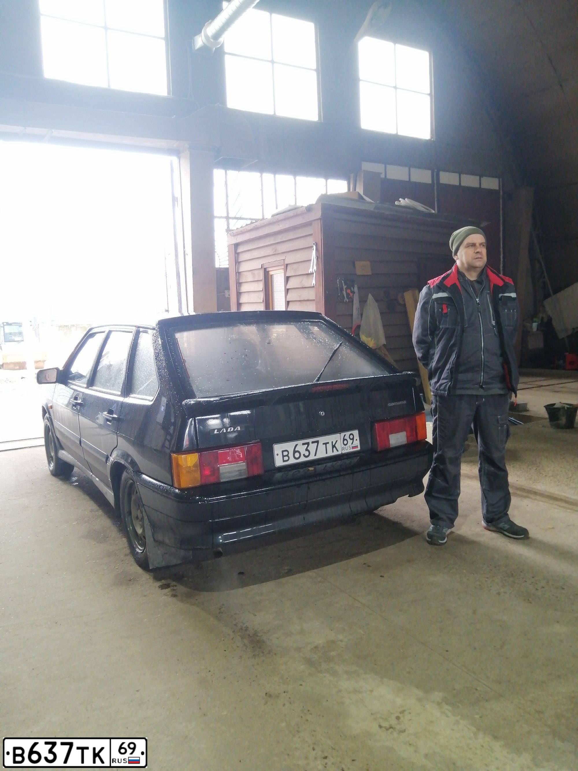 Фото автомобиля LADA 2114 SAMARA, 2010 — госномер В637ТК69. Цвет: СИНЕ-ЧЁРНЫЙ