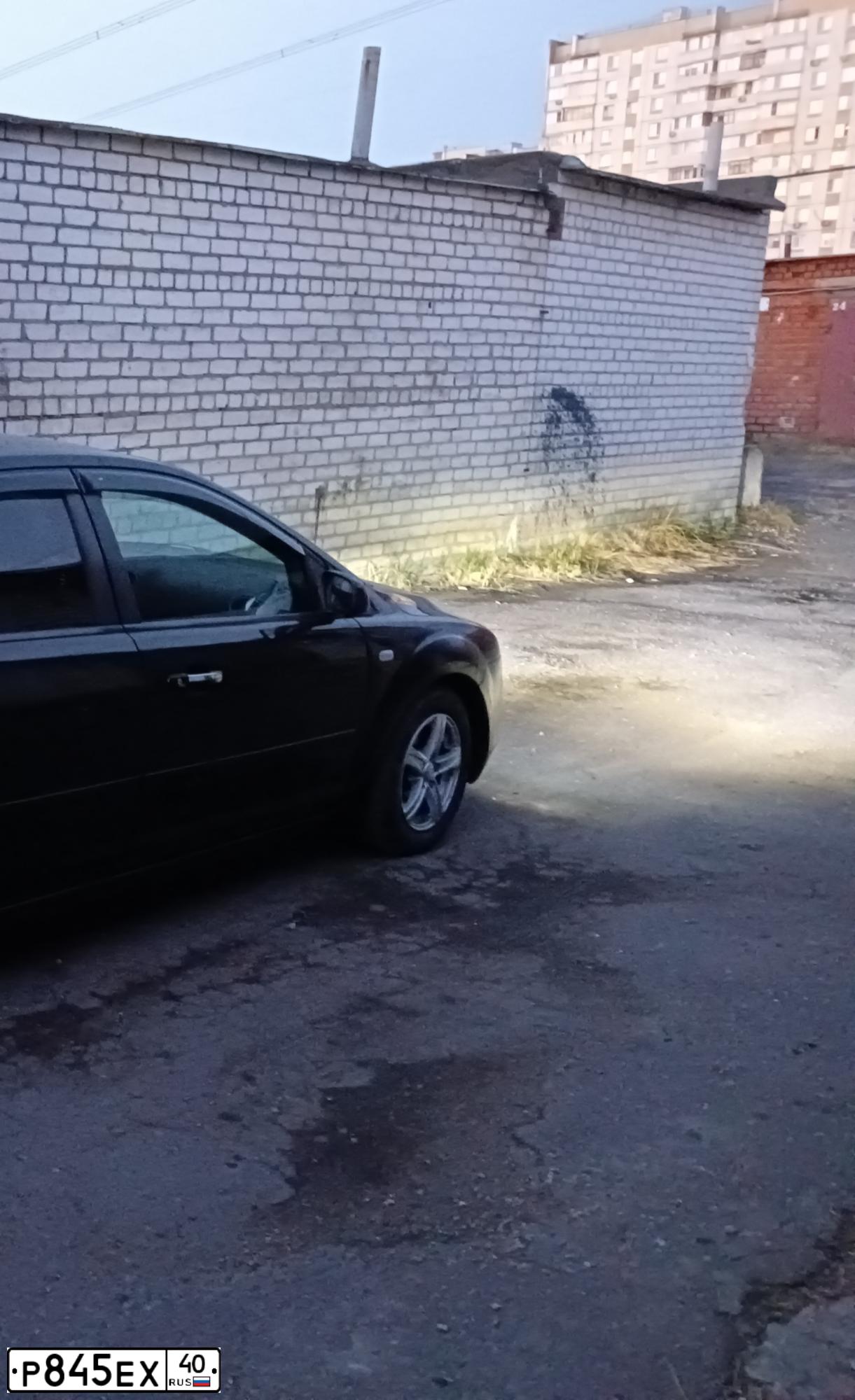 Фото автомобиля FORD FOCUS, 2007 — госномер Р951СТ790. Цвет: ЧЕРНЫЙ