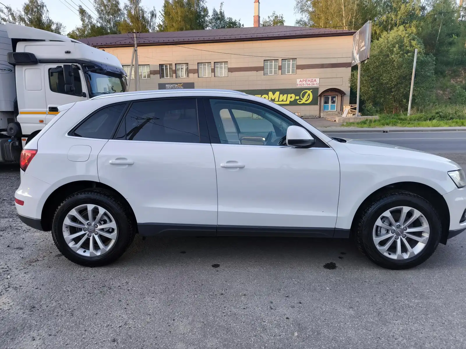Фото автомобиля AUDI Q5, 2012 — госномер М030УУ31. Цвет: Белый