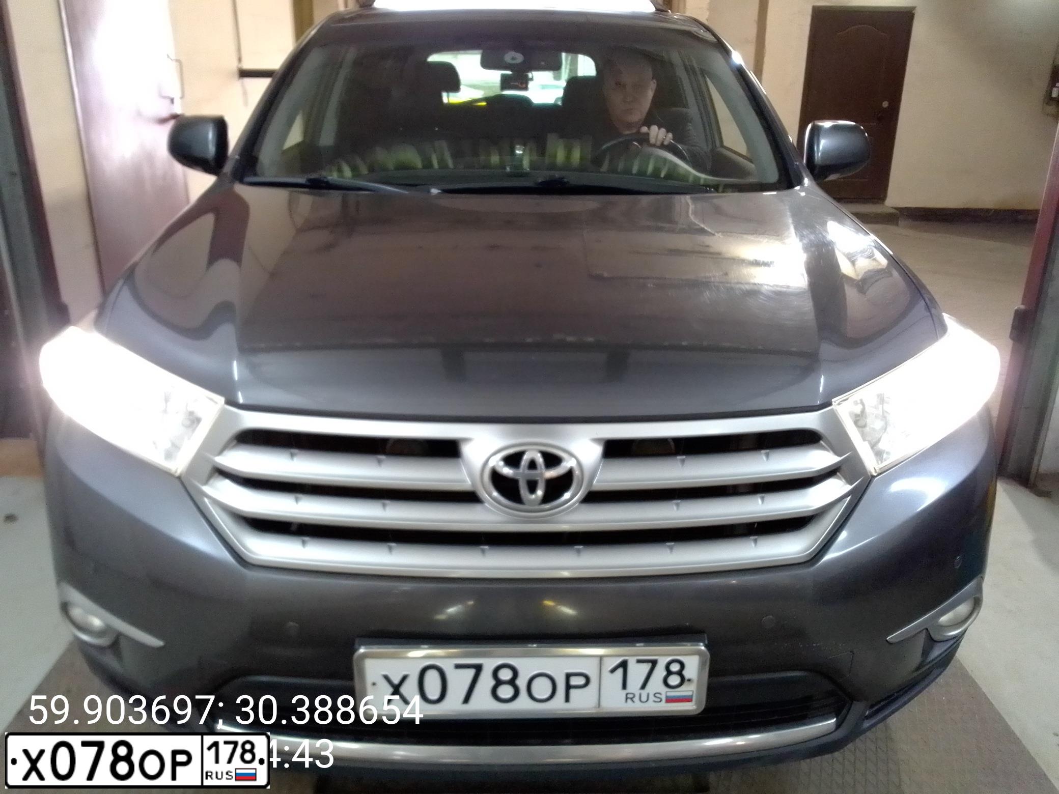 Фото автомобиля SUBARU OUTBACK, 2014 — госномер Х078ОР178. Цвет: ЧЕРНЫЙ